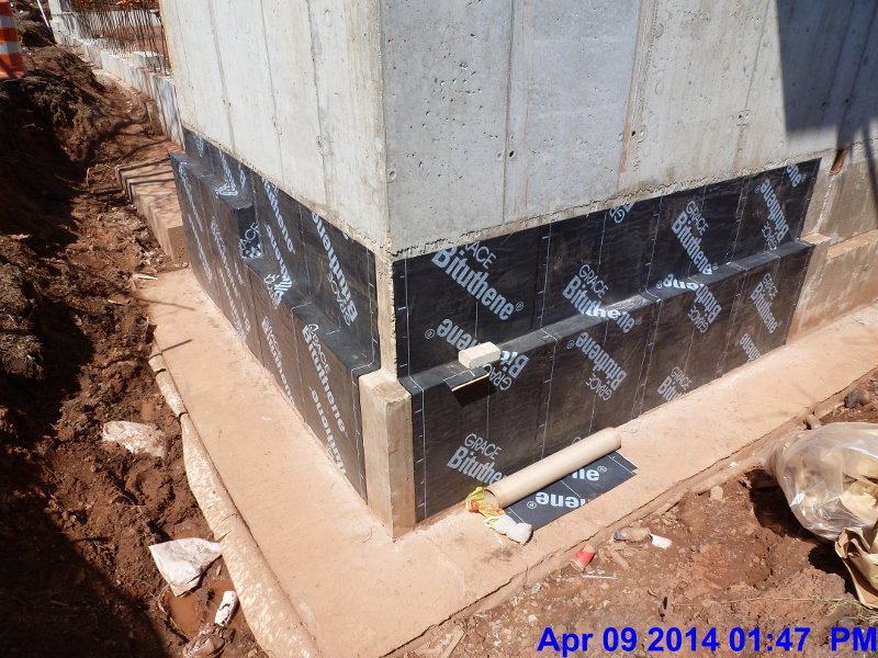 Waterproofing around foundation walls at Elev. 4-Stair -2 Facing North-East (800x600)